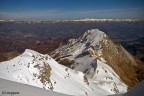 Dati di scatto: 350 d sigma 10-20 a 18mm F13 1/500 ISO 100 mano libera

dalla cresta del monte Pania, Alpi Apuane, P gli alpinisti del soccorso Alpino che effettuano esercitazioni mi sembrano delle piccolo formichine........ in primo piano la Pania Secca mentre sullo sfondo si puo' ammirare l'Appennino Tosco Emiliano.
commenti e critiche sempre graditi
un saluto
Paolo