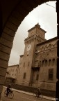 Davanti al Castello Estense nella splendida Ferrara.