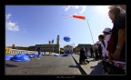 Per la festa della Repubblica in concomitanza delle Regate delle Repubbliche Marinare, i Paracadutisti dell'esercito Italiano hanno dato dimostrazione della loro precisione atterando nel centro del ponte di Mezzo nel centro del magico Arno Pisano.
Sulla destra in ginocchio potete ammirare Ravnosalex intento ad eseguire scatti.
Commenti e critiche sempre ben accetti.