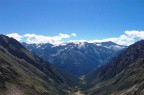 Il gruppo dell'Adamello e il Pian di Neve visti dal fondo della Val di Can