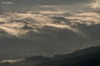 350d 100-400 L IS a 400 cavalletto iso 100

uno scatto dalla cima della Pania sull foschie mattutine nella valle della Garfagnana
commenti e critiche sempre graditi
un saluto
Paolo