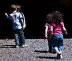 Bambini che giocano alla Casa delle Farfalle - 2009