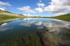 Uno dei migliori scatti salendo allo Straciugo, per la precisione nella zona dei laghi di campo, l'acqua era fermissima e il cielo ci donava fantastiche nuvole. L'unico rimpianto  di non avere utilizzato il polarizzatore per rendere trasparente l'acqua in primo piano.