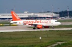 Easy Jet pronto al decollo su pista R35 Easy Jet pronto al decollo su pista R35