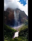 Foto della cascata pi alta del mondo, nel cuore della foresta amazzonica.