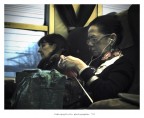 stamattina sul treno una curiosa signora lavorava a maglia con tanto di ipod!