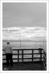 Il pescatore scruta l'orizzonte Il pescatore scruta l'orizzonte