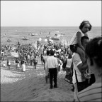 Processione a mare nel giorno di Ferragosto.
Marina di Gioiosa Jonica

Scansione da negativo Efke 50 sviluppato in Ultrafin plus