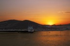 l'alba in hdr: foto scattata dalla nave in ingresso al porto di olbia