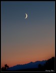....una splendida congiunzione tra la luna e venere ha attirato in trappola la mia macchina fotografica! :-)

5d2, sigma 180, f14, 1/3, iso320, cavallettozzo