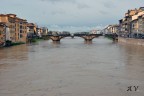 l'arno di firenze da ponte vecchio l'arno di firenze da ponte vecchio