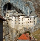 Il castello di predjama Il castello di predjama