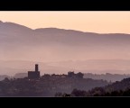 Semplicemente il castello verso il crepuscolo