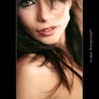 Kiss me... Kiss me...