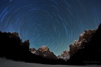 Notturno Nevoso: Stelle circolari in Dolomiti Notturno Nevoso: Stelle circolari in Dolomiti