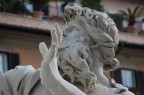 ....statua della Fontana dei Fiumi con bolla di sapone....