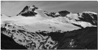 Veduta del ghiacciao del Rutor a inizio estate 

Spero sia di gradimento 

C&C sempre gradite 

http://img31.imageshack.us/img31/8052/ste3616hd.jpg

Nikon D300 300 af-s nikon 1/450 f/8 200iso mano libera