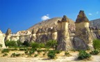 Queste rocce si chiamano "camini delle fate" e si possono ammirare in Capadocia.
Commenti graditi.