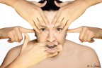 Qui altri 3 versioni piu schema luce - exif - ecc 

http://www.flickr.com/photos/lo_straniero/5391027366/