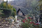 casetta di montagna in autunno