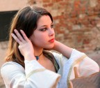 Durante una manifestazione paesana.. Boccaccesca 2005 per l'esattezza ho fatto questa foto a una ragazza ignara di essere fotografata..