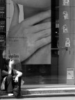 a milano: incosapevolmente oppressi a milano: incosapevolmente oppressi