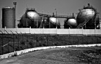fenomenologia industriale dietro la spiaggia. fenomenologia industriale dietro la spiaggia.