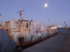 Relitto ormeggiato al porto industriale di Cagliari.