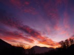 un panorama inaspettato dopo 2 giorni di pioggia e nebbia...

Olympus E-300, f/13, 1/6 di secoondo ad ISO 100, focale 14mm

Suggerimenti e critiche sempre ben accetti