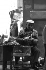 tipico venditore invernale  sulle strade di roma... ;-)