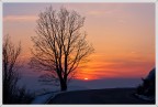 Sulla strada del ritorno da una escursione in quota, all'uscita di un tornante, mi  apparso questo bel tramonto... non sono riuscito a non fotografarlo.
Ivo