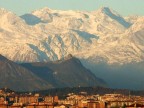 Un'insolito panorama con le montagne quasi a ridosso di Torino.