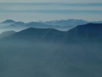 Fotografia scattata dalla cima del Poggio Croce inquadrando la zona del lago d'Orta. Fotocamera Fujifilm Finepix F700.