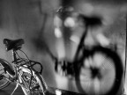 la bici e la sua ombra la bici e la sua ombra