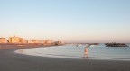 Ho scattato questa foto all'alba a Cattolica(RN) quando una persona anziana passeggiava in riva al mare.Ho usato il treppiede e un tempo volutamente basso per dare movimento al soggetto.Dati exif: ISO 100 f/16 Ts 1/6 sec. Lf 18 mm.Suggerimenti e critiche costruttive sono ben accetti.