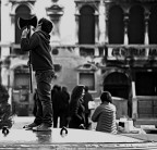 ....i fanciulli trovano il tutto nel nulla ..gli adulti il n ....i fanciulli trovano il tutto nel nulla ..gli adulti il n