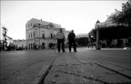 Passo passo nella piazza del paese