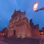 Cattedrale di Troia nell'ora blu Cattedrale di Troia nell'ora blu