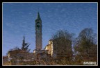Chiesa riflessa nel fiume Chiesa riflessa nel fiume