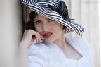 Francesca ed uno dei suoi magnifici cappelli... Francesca ed uno dei suoi magnifici cappelli...