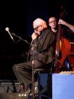 Foto rubata al concerto di Toots Thielemans del 14 gennaio 2006

Ob: canon 50mm f1,8
Av: 2,2
Tv: 1/60