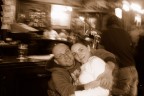 Due amici in un pubs dopo qualche birretta Due amici in un pubs dopo qualche birretta