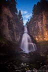 Ciao a tutti! :)
vi propongo una foto scatta nel parco di Veglia Devero
Le pareti e la cascata sono state illuminate sia da me con il led frontale che da una macchina che in quel momento stava passando sulla strada, personalmente mi piace questo contrasto colori caldi/freddi

5dmk2, 17-40 @22mm f/4, iso 6400, 30 secondi

Un saluto