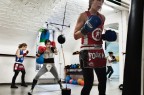 Un reportage tra le atlete che scelgono il pugilato, sport tipicamente virile, per confrontarsi tra donne e cercare il limite estremo della propria femminilit