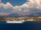 Scatto eseguito durante la crociera dello scorso anno ad una nave che seguiva la stessa rotta nel Adriatico. (Vista laterale)