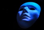 Una maschera ci dice più di un volto. Una maschera ci dice più di un volto.