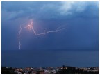 Ripresa in un temporale di fronte a Pietra Ligure. Prima foto di fulmine in assoluto, sono decisamente soddisfatto.
Ecco i dati di scatto
15,4 mm
4sec
f/7.1
iso 100

Pareri graditi, in particolare sulla cornice e su qualche accorgimento per la post produzione.