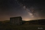 Scatto notturno rappresentante una chiesetta campestre in Sardegna dove i cieli sono per fortuna ancora abbastanza bui. La foto  uno scatto singolo ottenuto con Canon 6D + Samyang 14mm. Dati di scatto: f4, 1600 iso e tempo di 45'' ottenuto per mezzo di inseguitore Vixen Polarie con lo scopo di mantenere le stelle puntiformi.
Commenti e critiche sono ben accetti. Davide