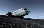 Nel 1973 un aereo Douglas RD4( Dacota DC3  C117) della Marina Militare Americana a causa del maltempo fecero atterraggio di emergenza sul Sandur a ovest di Vik. Fortunatamente tutto l'equipaggio si salv.