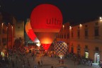Le mongolfiere illuminano la notte di Todi Le mongolfiere illuminano la notte di Todi